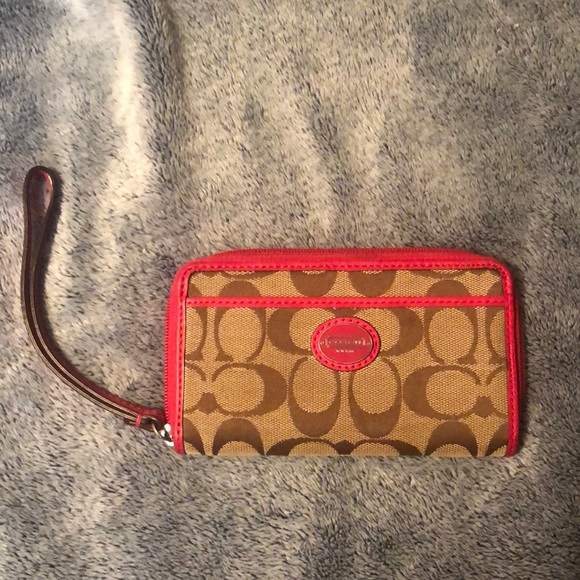 Coach Handbags - Coach wristlet purse